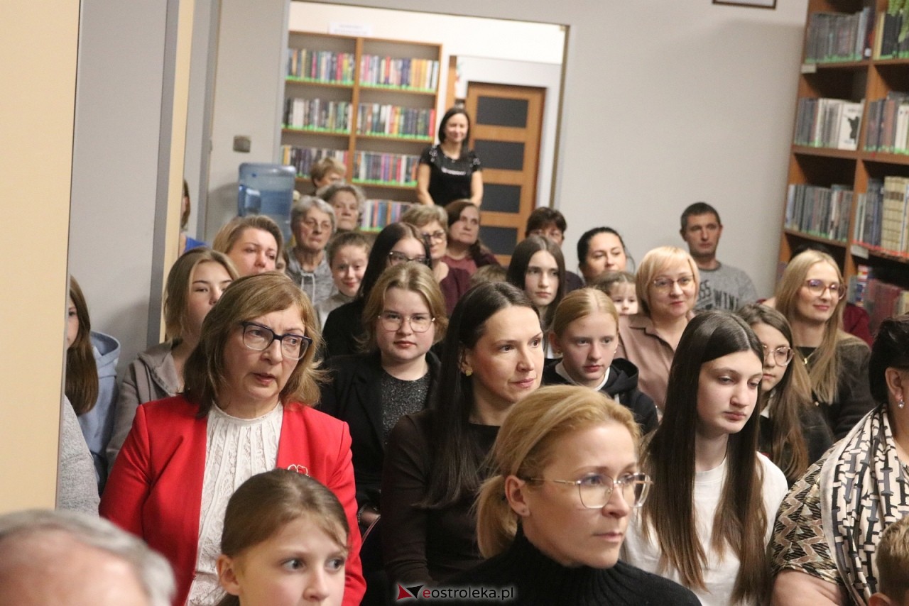 O krasnoludkach i sierotce Marysi po kurpiowsku [12.12.2025] - zdjęcie #69 - eOstroleka.pl