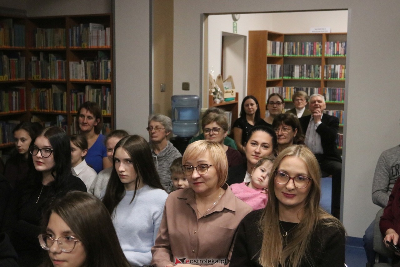 O krasnoludkach i sierotce Marysi po kurpiowsku [12.12.2025] - zdjęcie #60 - eOstroleka.pl