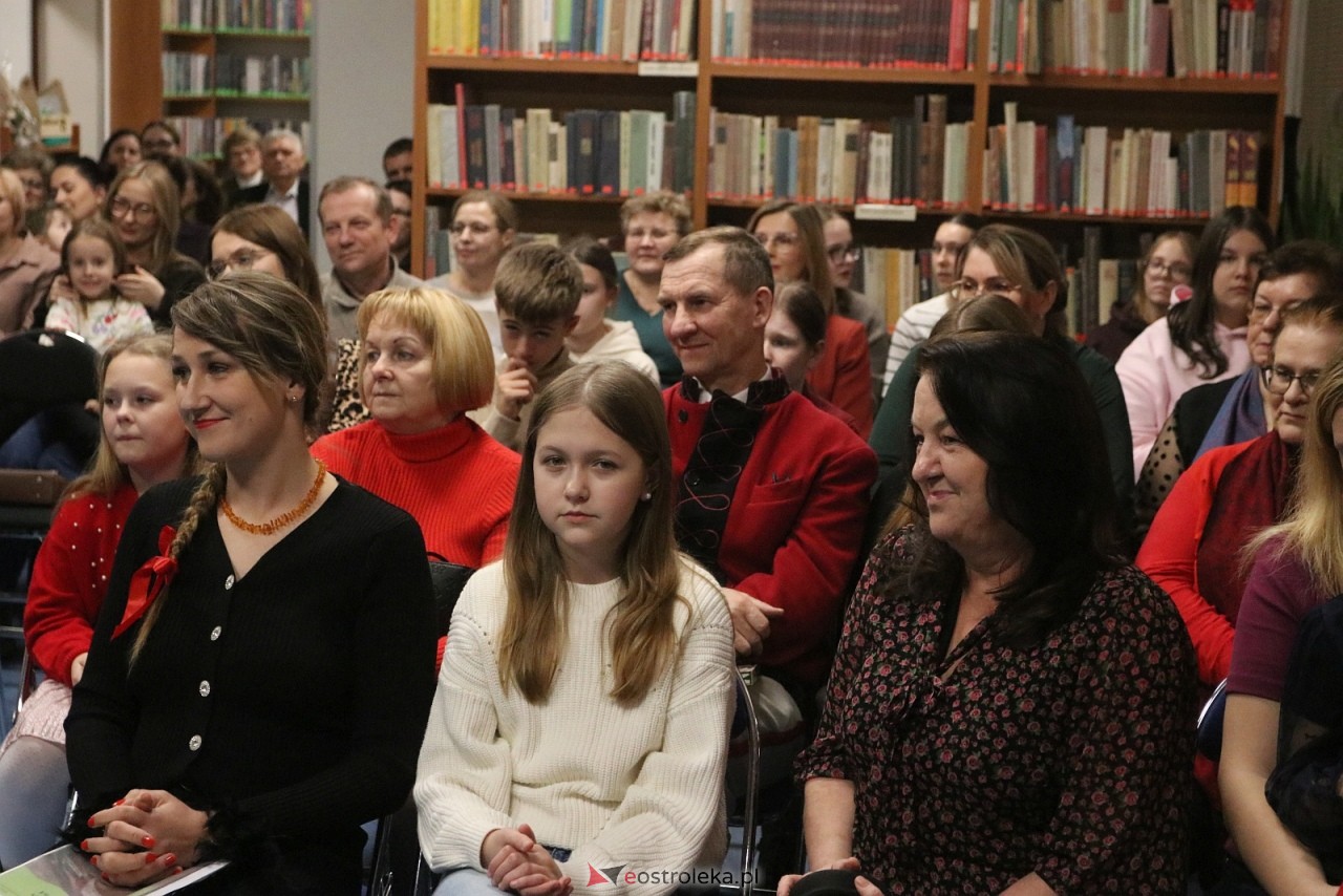 O krasnoludkach i sierotce Marysi po kurpiowsku [12.12.2025] - zdjęcie #53 - eOstroleka.pl