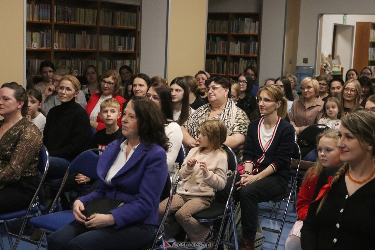 O krasnoludkach i sierotce Marysi po kurpiowsku [12.12.2025] - zdjęcie #47 - eOstroleka.pl