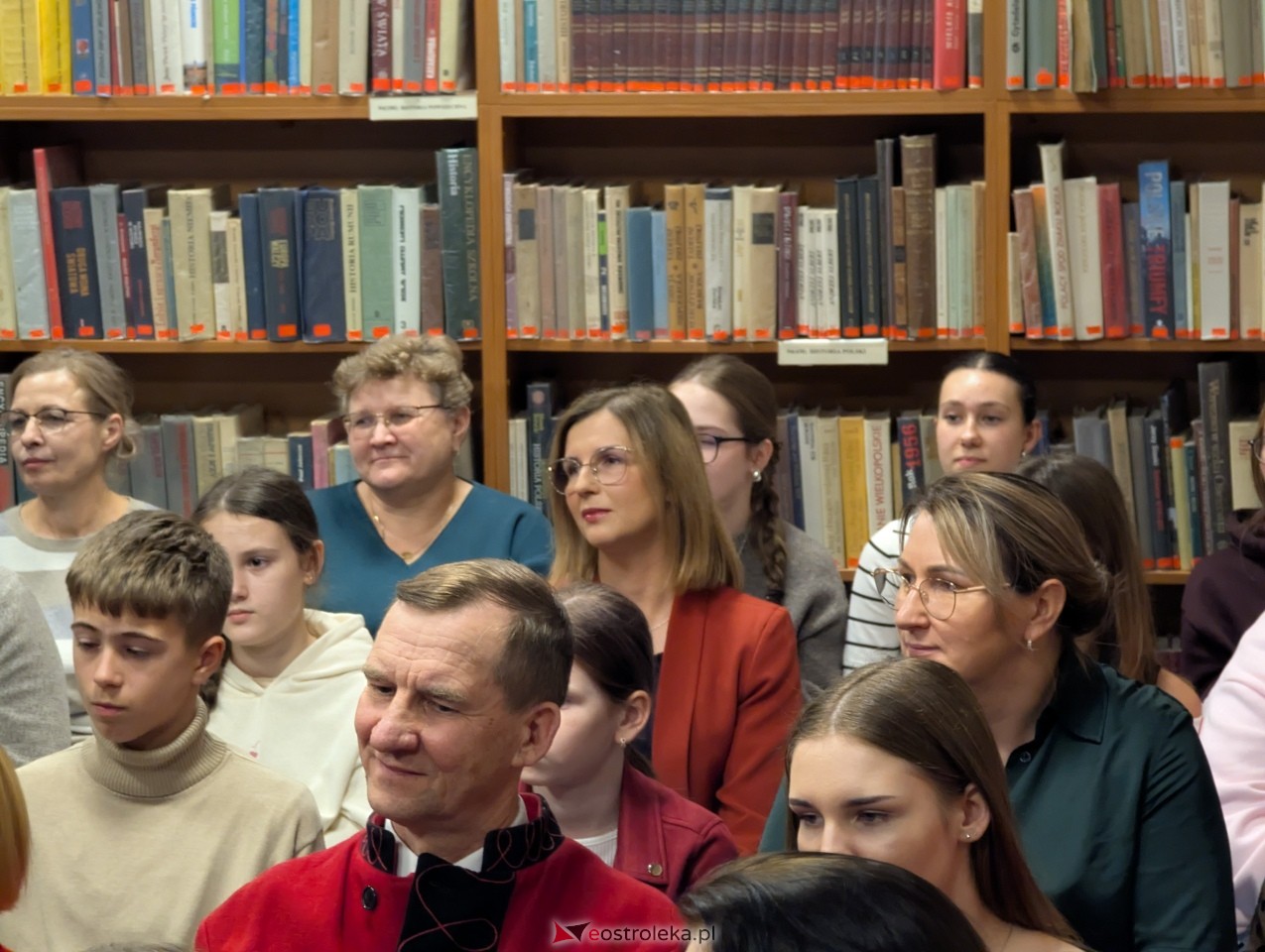 O krasnoludkach i sierotce Marysi po kurpiowsku [12.12.2025] - zdjęcie #12 - eOstroleka.pl