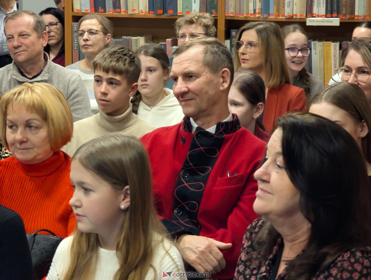 O krasnoludkach i sierotce Marysi po kurpiowsku [12.12.2025] - zdjęcie #10 - eOstroleka.pl