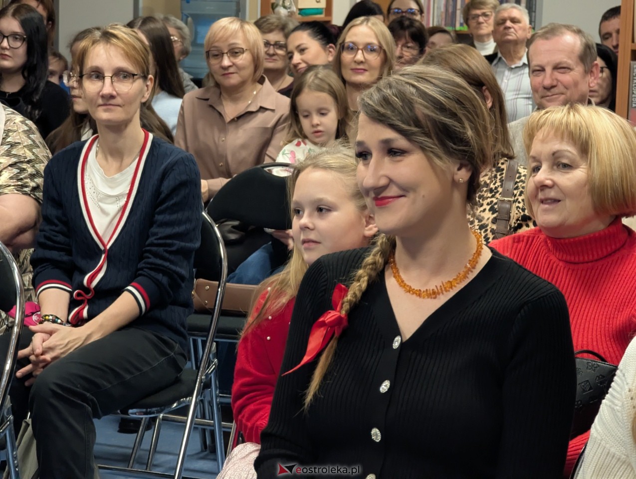 O krasnoludkach i sierotce Marysi po kurpiowsku [12.12.2025] - zdjęcie #9 - eOstroleka.pl