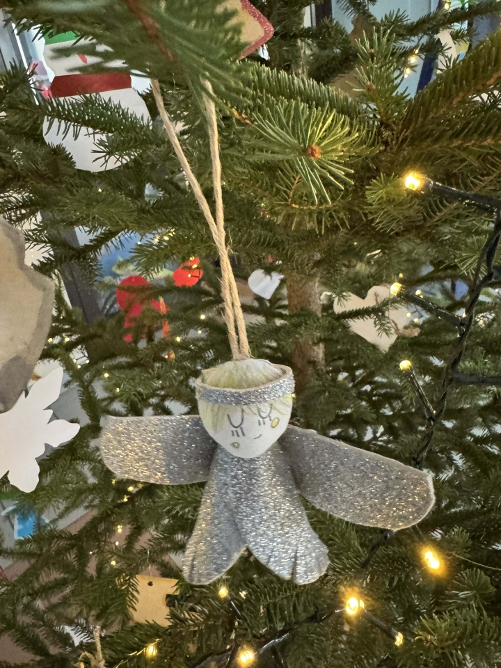 Magia świąt w Szkole Podstawowej nr 10 w Ostrołęce [12.12.2025] - zdjęcie #30 - eOstroleka.pl