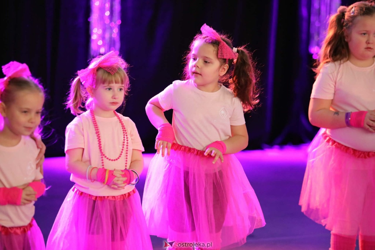 Świąteczna Gala Bezwahania Dance Center [13.12.2025] - zdjęcie #302 - eOstroleka.pl
