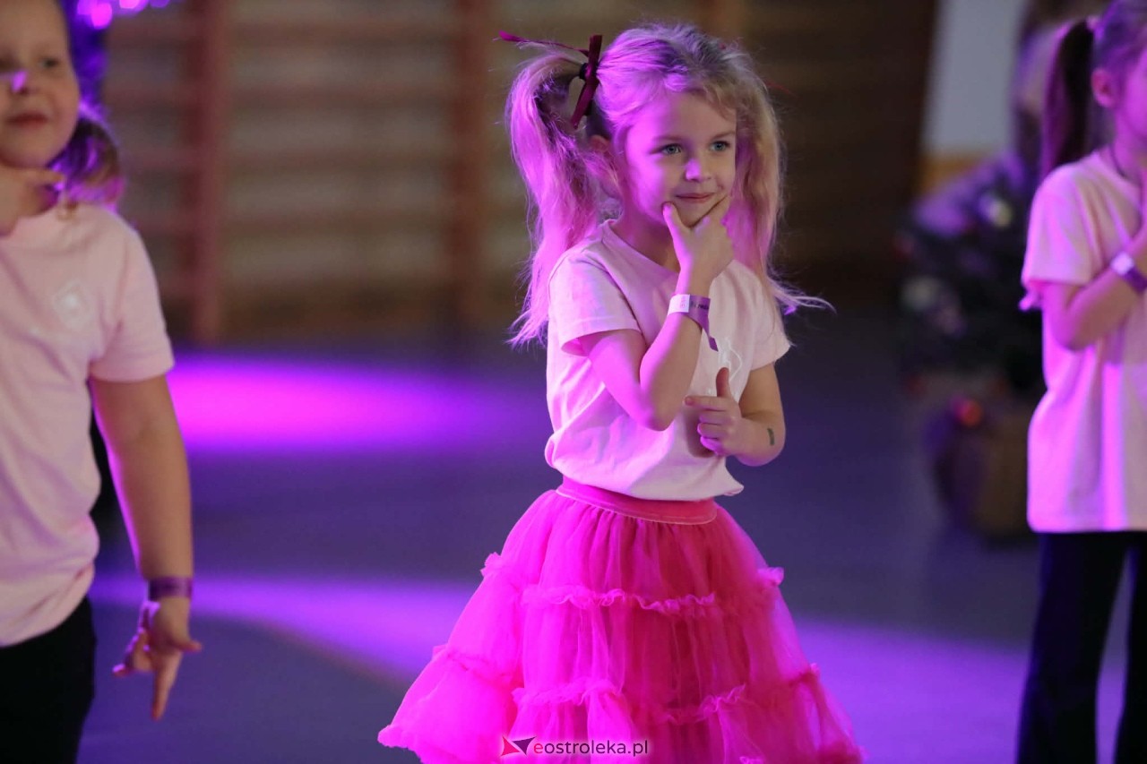 Świąteczna Gala Bezwahania Dance Center [13.12.2025] - zdjęcie #298 - eOstroleka.pl