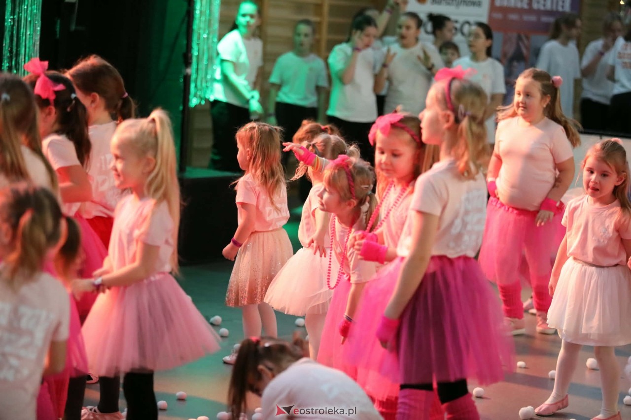Świąteczna Gala Bezwahania Dance Center [13.12.2025] - zdjęcie #296 - eOstroleka.pl