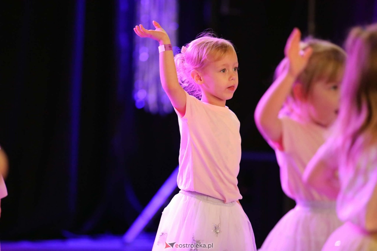 Świąteczna Gala Bezwahania Dance Center [13.12.2025] - zdjęcie #289 - eOstroleka.pl