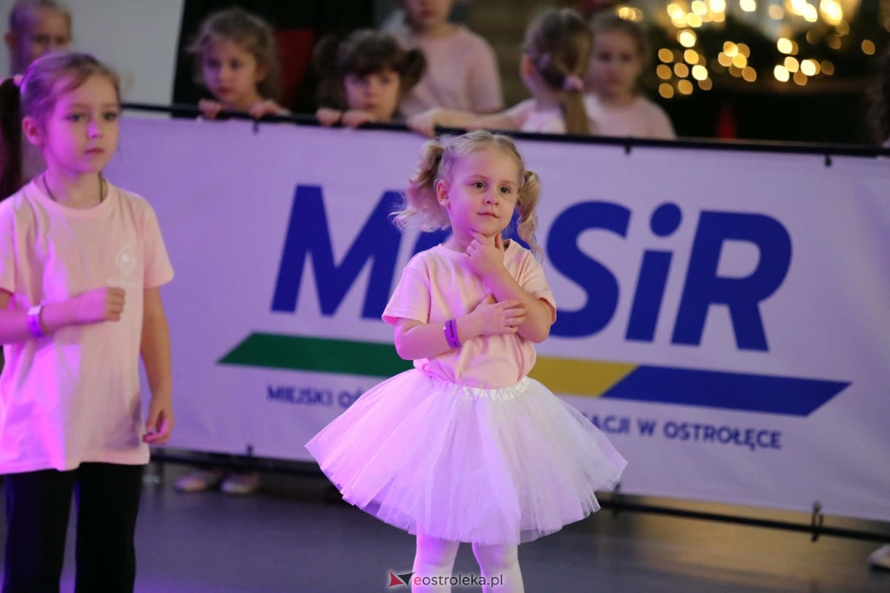 Świąteczna Gala Bezwahania Dance Center [13.12.2025] - zdjęcie #281 - eOstroleka.pl
