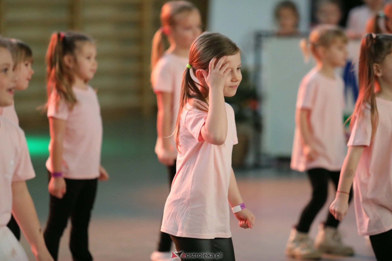 Świąteczna Gala Bezwahania Dance Center [13.12.2025] - zdjęcie #280 - eOstroleka.pl