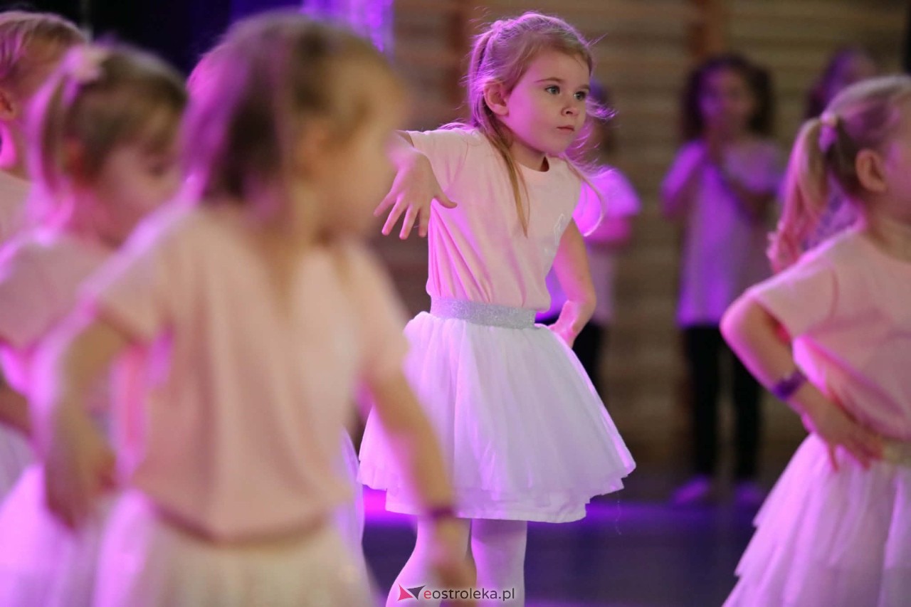 Świąteczna Gala Bezwahania Dance Center [13.12.2025] - zdjęcie #277 - eOstroleka.pl