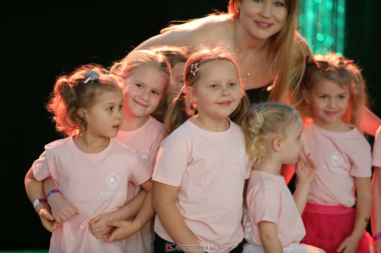 Świąteczna Gala Bezwahania Dance Center [13.12.2025] - zdjęcie #275 - eOstroleka.pl
