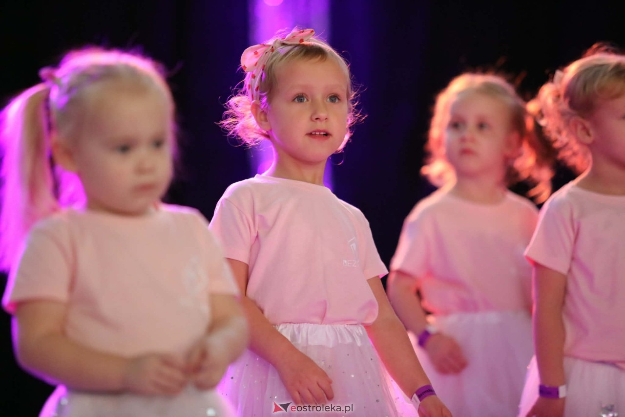 Świąteczna Gala Bezwahania Dance Center [13.12.2025] - zdjęcie #273 - eOstroleka.pl