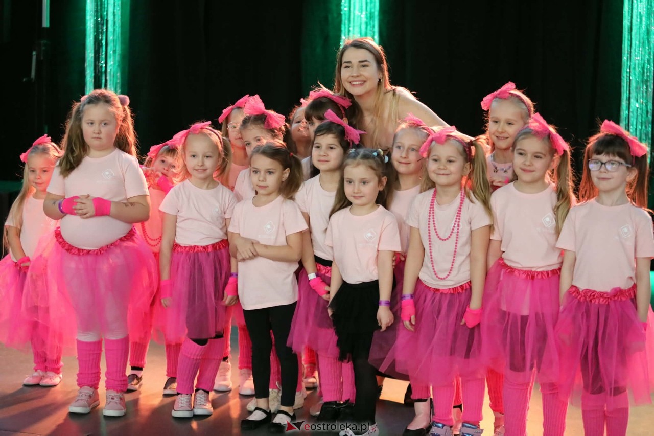 Świąteczna Gala Bezwahania Dance Center [13.12.2025] - zdjęcie #271 - eOstroleka.pl
