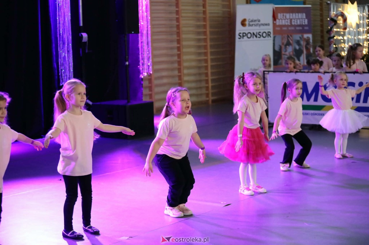 Świąteczna Gala Bezwahania Dance Center [13.12.2025] - zdjęcie #266 - eOstroleka.pl
