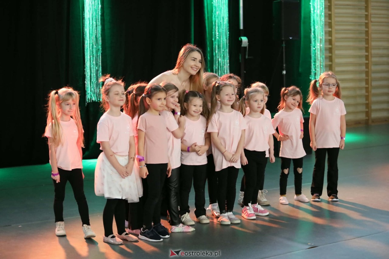 Świąteczna Gala Bezwahania Dance Center [13.12.2025] - zdjęcie #265 - eOstroleka.pl