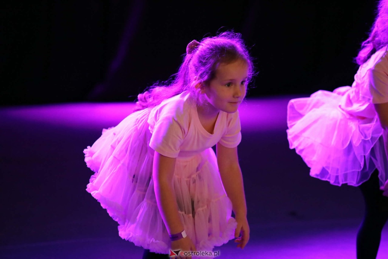 Świąteczna Gala Bezwahania Dance Center [13.12.2025] - zdjęcie #262 - eOstroleka.pl