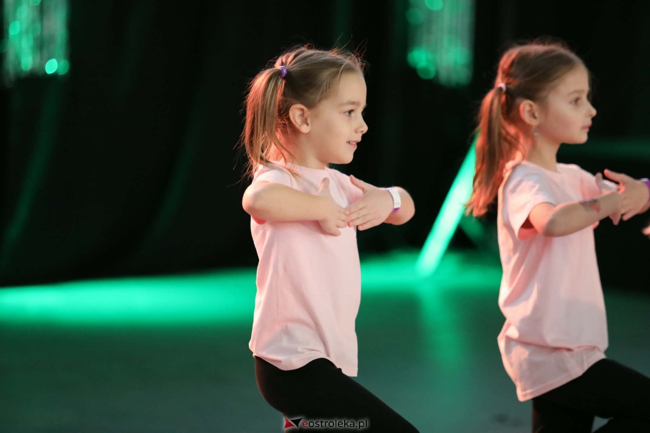 Świąteczna Gala Bezwahania Dance Center [13.12.2025] - zdjęcie #256 - eOstroleka.pl