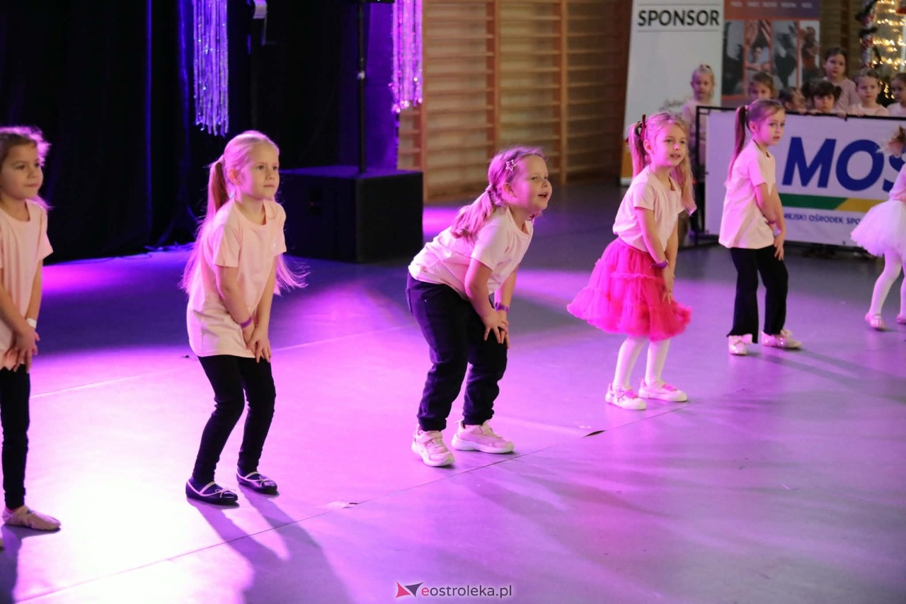 Świąteczna Gala Bezwahania Dance Center [13.12.2025] - zdjęcie #254 - eOstroleka.pl