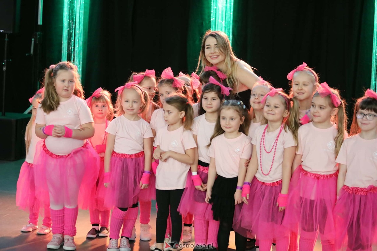Świąteczna Gala Bezwahania Dance Center [13.12.2025] - zdjęcie #252 - eOstroleka.pl