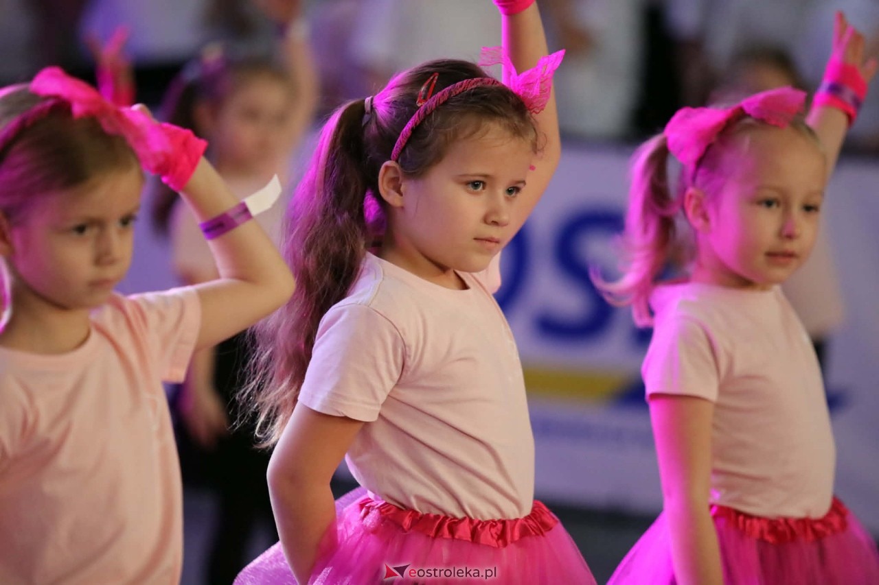 Świąteczna Gala Bezwahania Dance Center [13.12.2025] - zdjęcie #249 - eOstroleka.pl