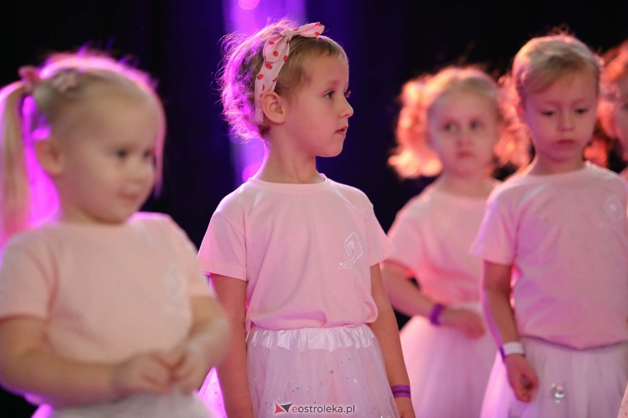 Świąteczna Gala Bezwahania Dance Center [13.12.2025] - zdjęcie #248 - eOstroleka.pl