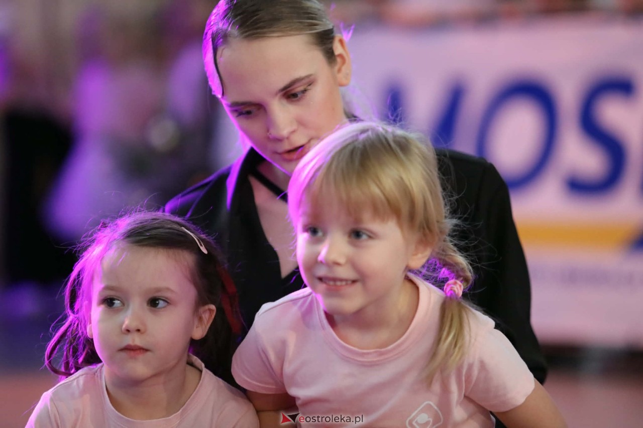 Świąteczna Gala Bezwahania Dance Center [13.12.2025] - zdjęcie #245 - eOstroleka.pl