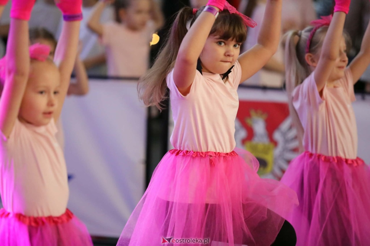 Świąteczna Gala Bezwahania Dance Center [13.12.2025] - zdjęcie #243 - eOstroleka.pl