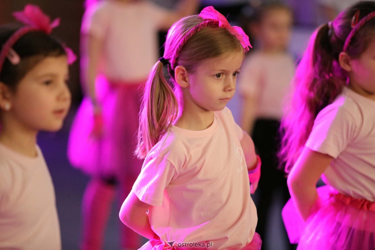 Świąteczna Gala Bezwahania Dance Center [13.12.2025] - zdjęcie #237 - eOstroleka.pl