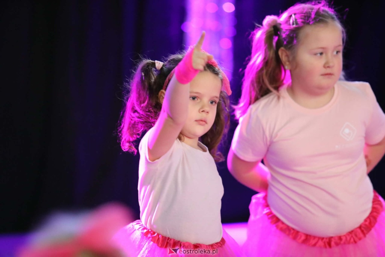 Świąteczna Gala Bezwahania Dance Center [13.12.2025] - zdjęcie #234 - eOstroleka.pl