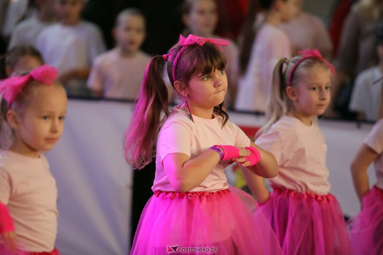 Świąteczna Gala Bezwahania Dance Center [13.12.2025] - zdjęcie #233 - eOstroleka.pl