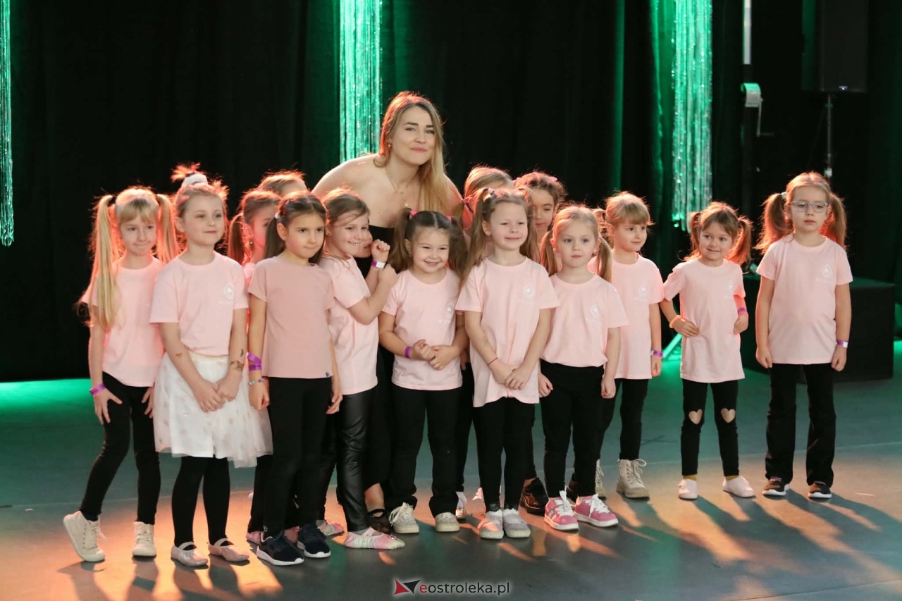 Świąteczna Gala Bezwahania Dance Center [13.12.2025] - zdjęcie #231 - eOstroleka.pl