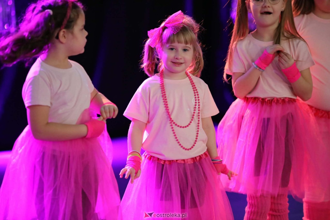 Świąteczna Gala Bezwahania Dance Center [13.12.2025] - zdjęcie #230 - eOstroleka.pl