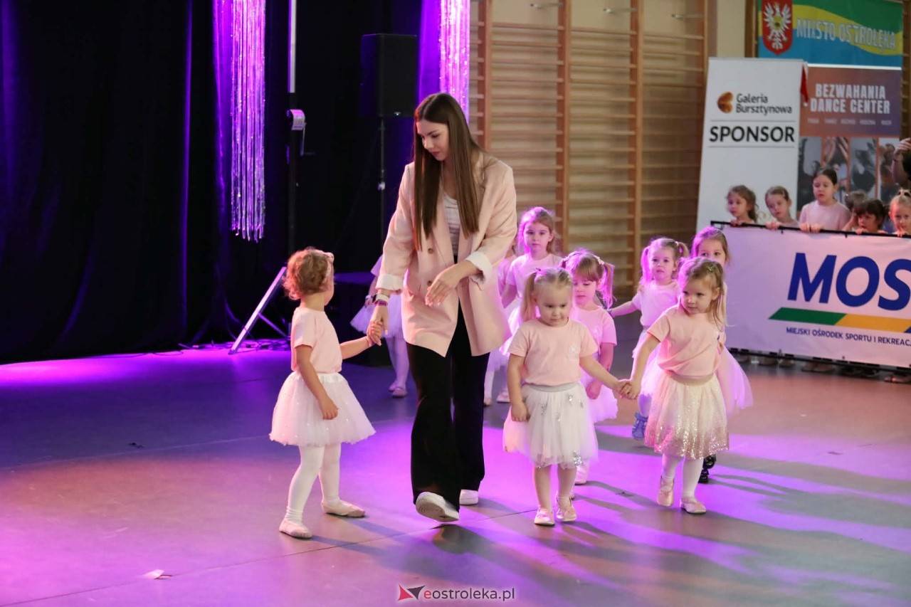 Świąteczna Gala Bezwahania Dance Center [13.12.2025] - zdjęcie #228 - eOstroleka.pl