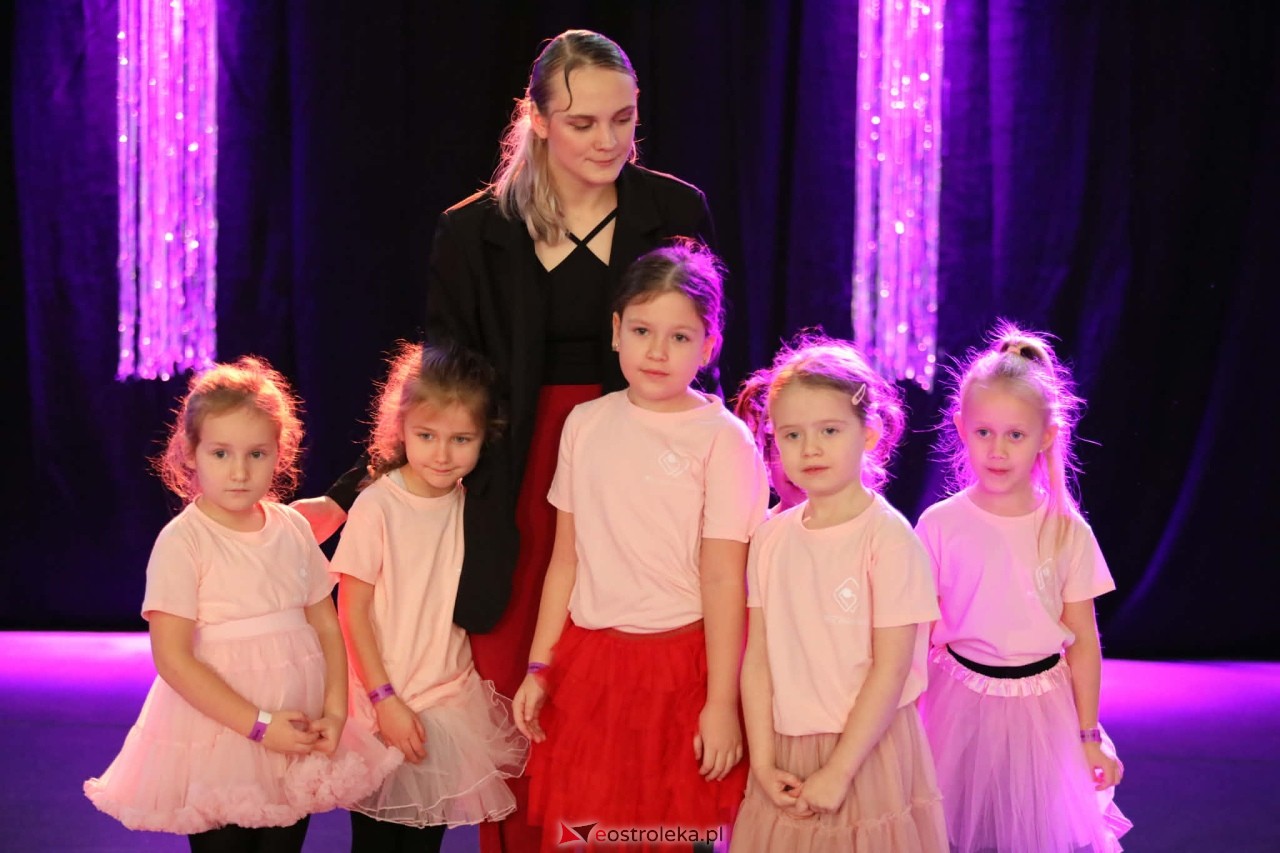 Świąteczna Gala Bezwahania Dance Center [13.12.2025] - zdjęcie #226 - eOstroleka.pl