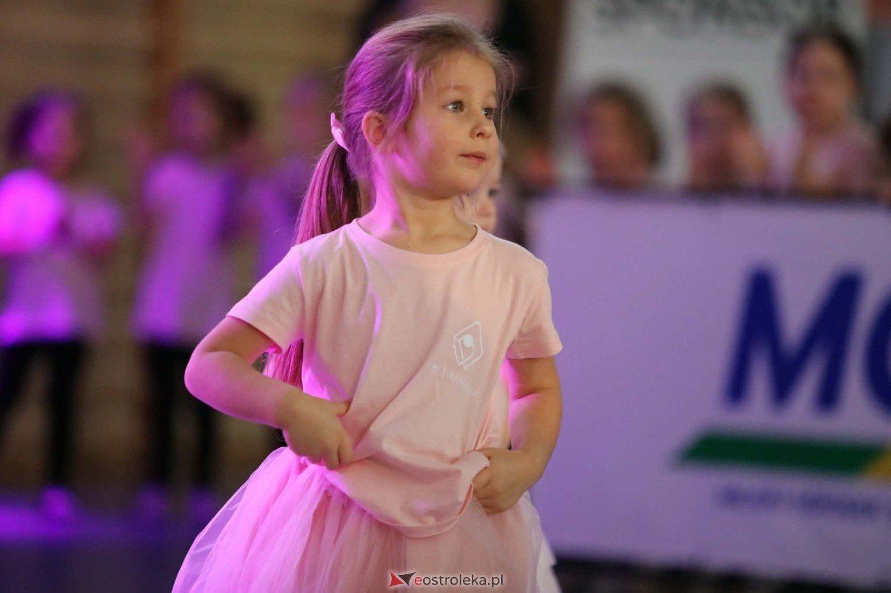 Świąteczna Gala Bezwahania Dance Center [13.12.2025] - zdjęcie #223 - eOstroleka.pl