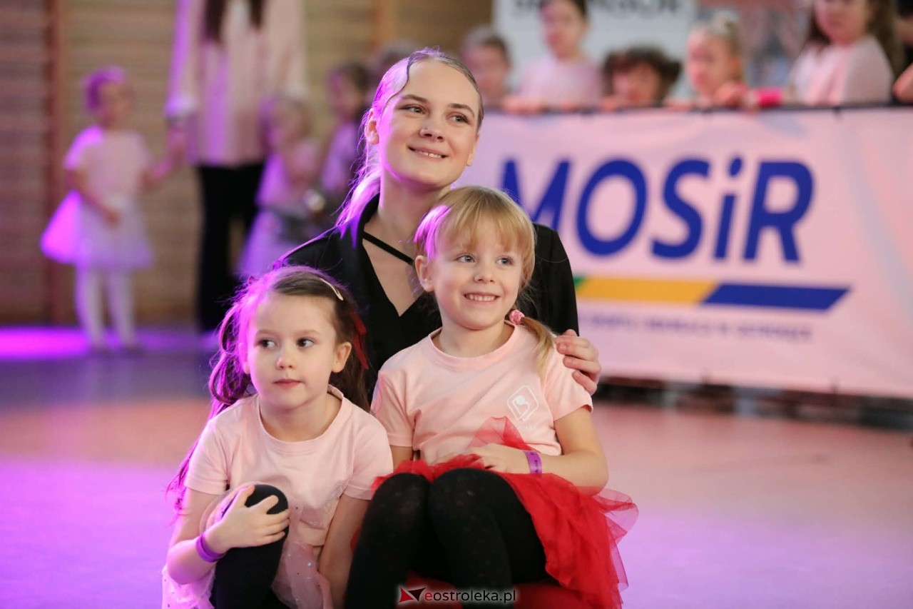 Świąteczna Gala Bezwahania Dance Center [13.12.2025] - zdjęcie #219 - eOstroleka.pl