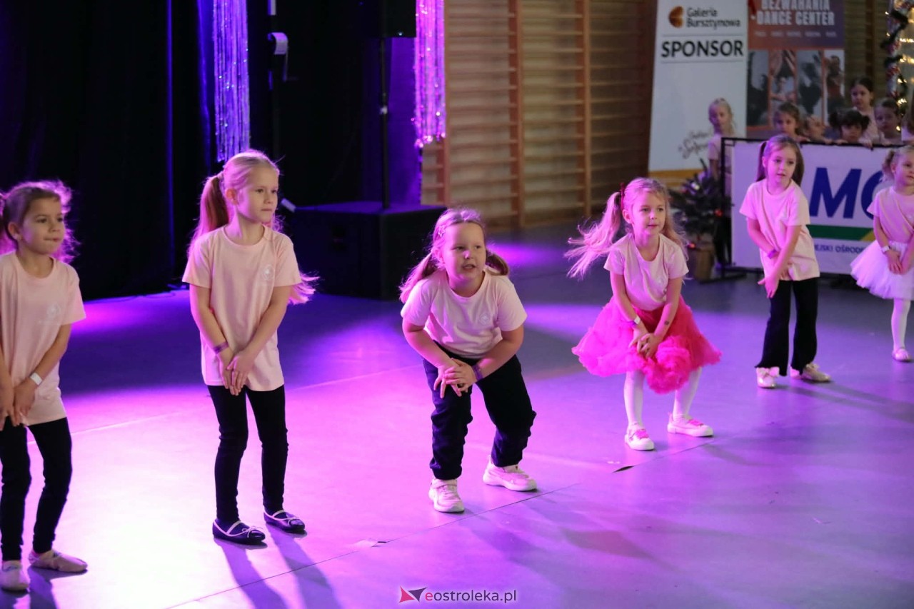 Świąteczna Gala Bezwahania Dance Center [13.12.2025] - zdjęcie #216 - eOstroleka.pl