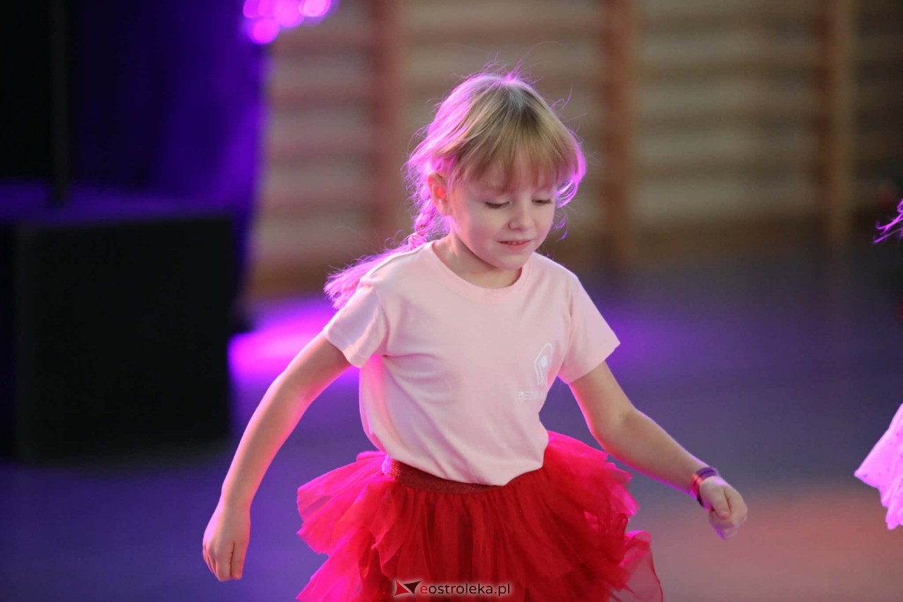 Świąteczna Gala Bezwahania Dance Center [13.12.2025] - zdjęcie #213 - eOstroleka.pl