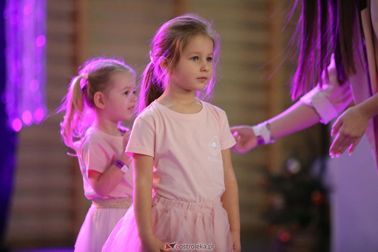 Świąteczna Gala Bezwahania Dance Center [13.12.2025] - zdjęcie #207 - eOstroleka.pl