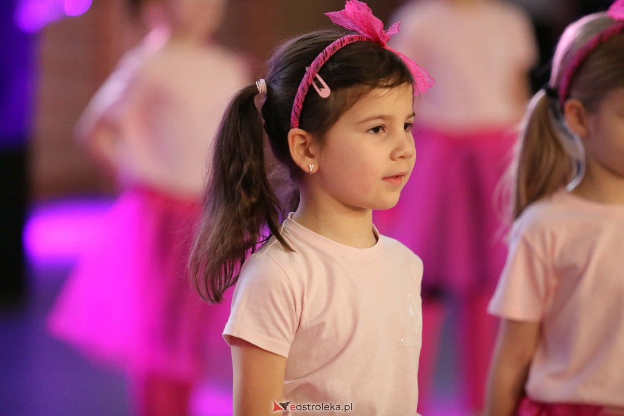 Świąteczna Gala Bezwahania Dance Center [13.12.2025] - zdjęcie #205 - eOstroleka.pl