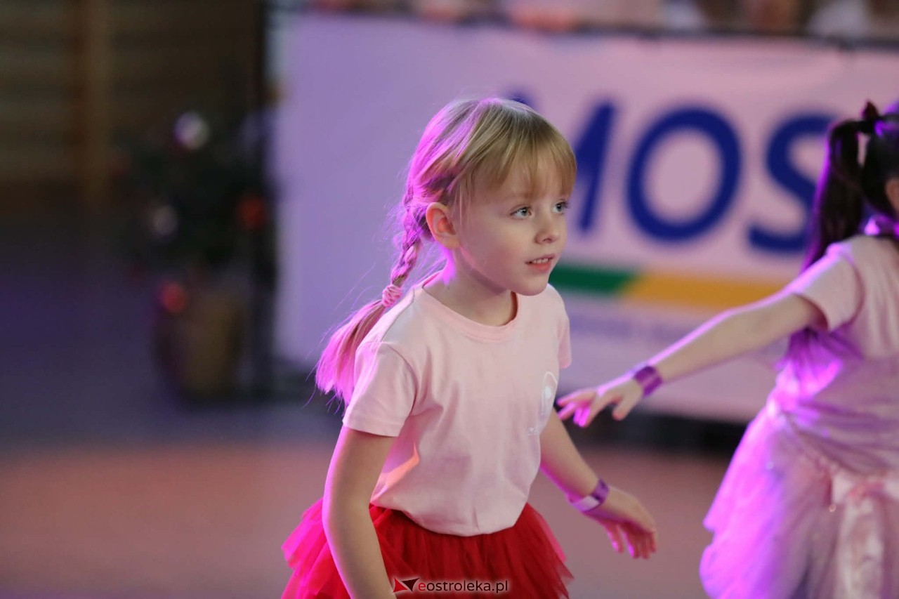Świąteczna Gala Bezwahania Dance Center [13.12.2025] - zdjęcie #202 - eOstroleka.pl