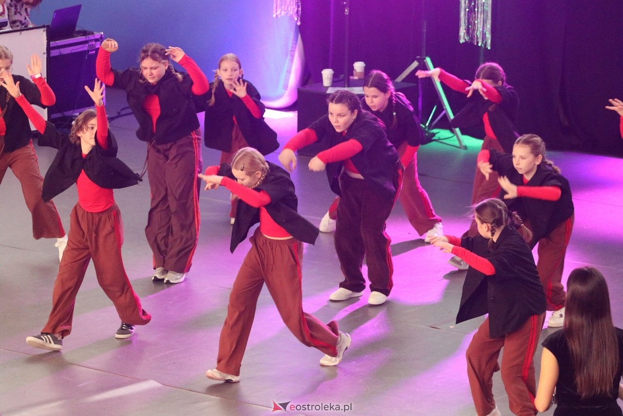 Świąteczna Gala Bezwahania Dance Center [13.12.2025] - zdjęcie #196 - eOstroleka.pl