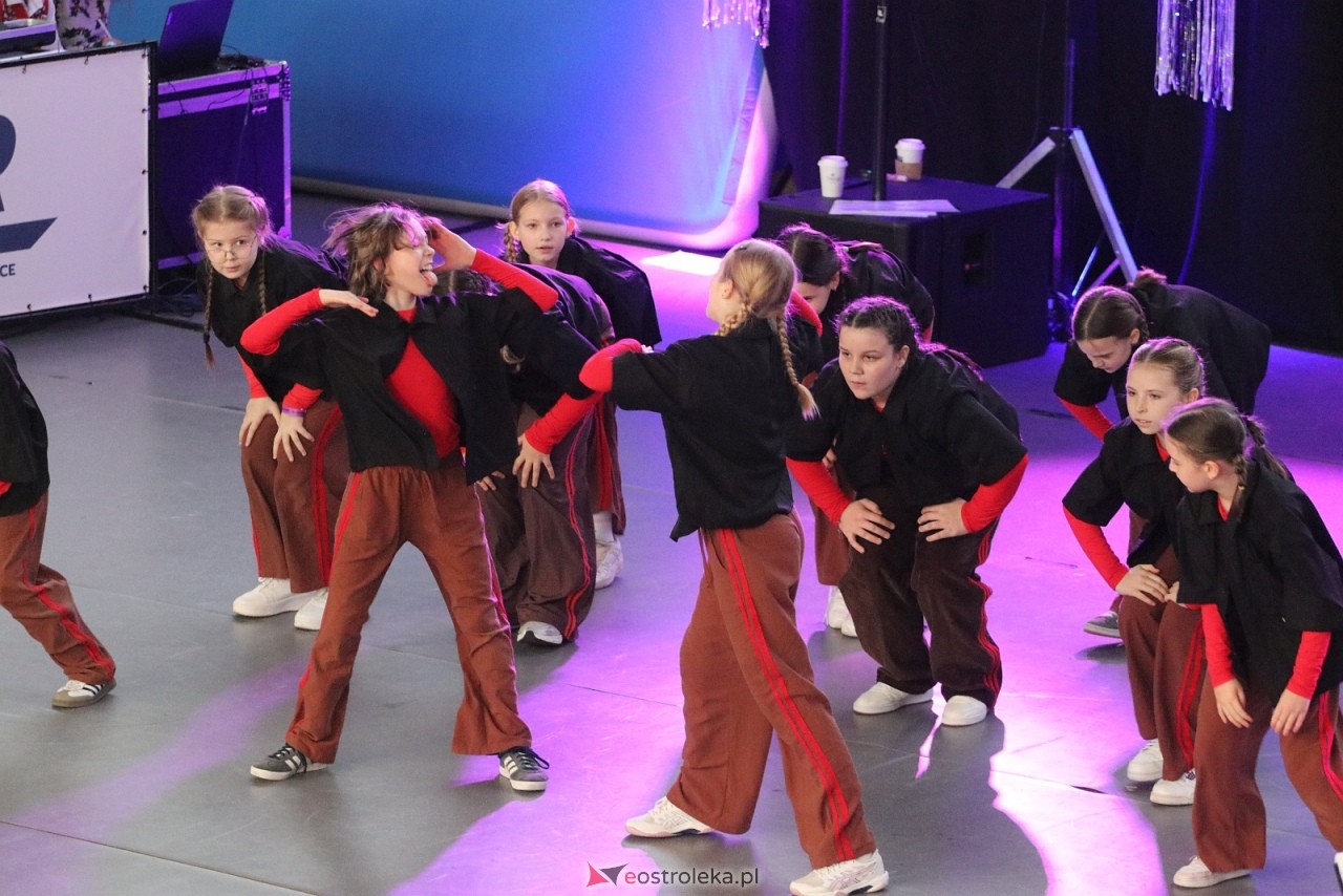 Świąteczna Gala Bezwahania Dance Center [13.12.2025] - zdjęcie #195 - eOstroleka.pl