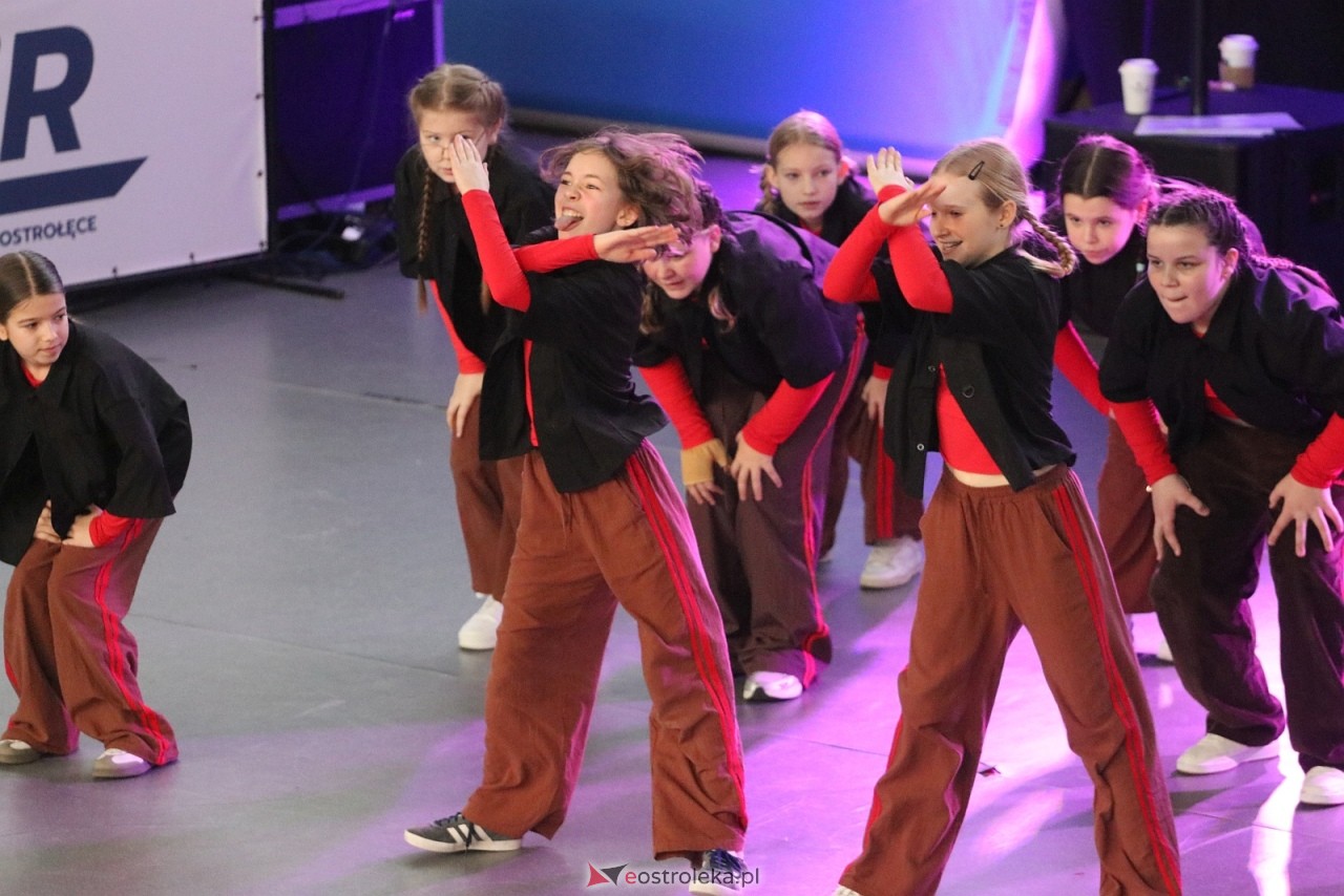 Świąteczna Gala Bezwahania Dance Center [13.12.2025] - zdjęcie #194 - eOstroleka.pl