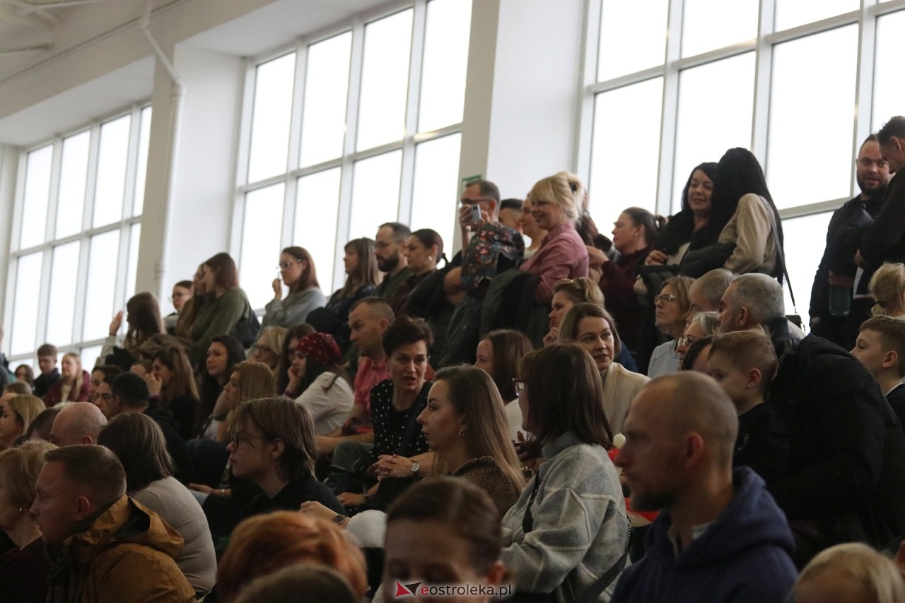 Świąteczna Gala Bezwahania Dance Center [13.12.2025] - zdjęcie #185 - eOstroleka.pl