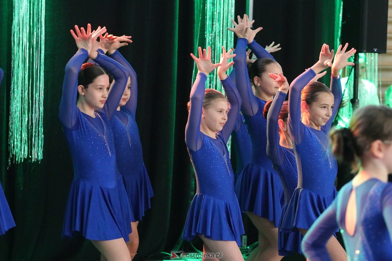 Świąteczna Gala Bezwahania Dance Center [13.12.2025] - zdjęcie #182 - eOstroleka.pl