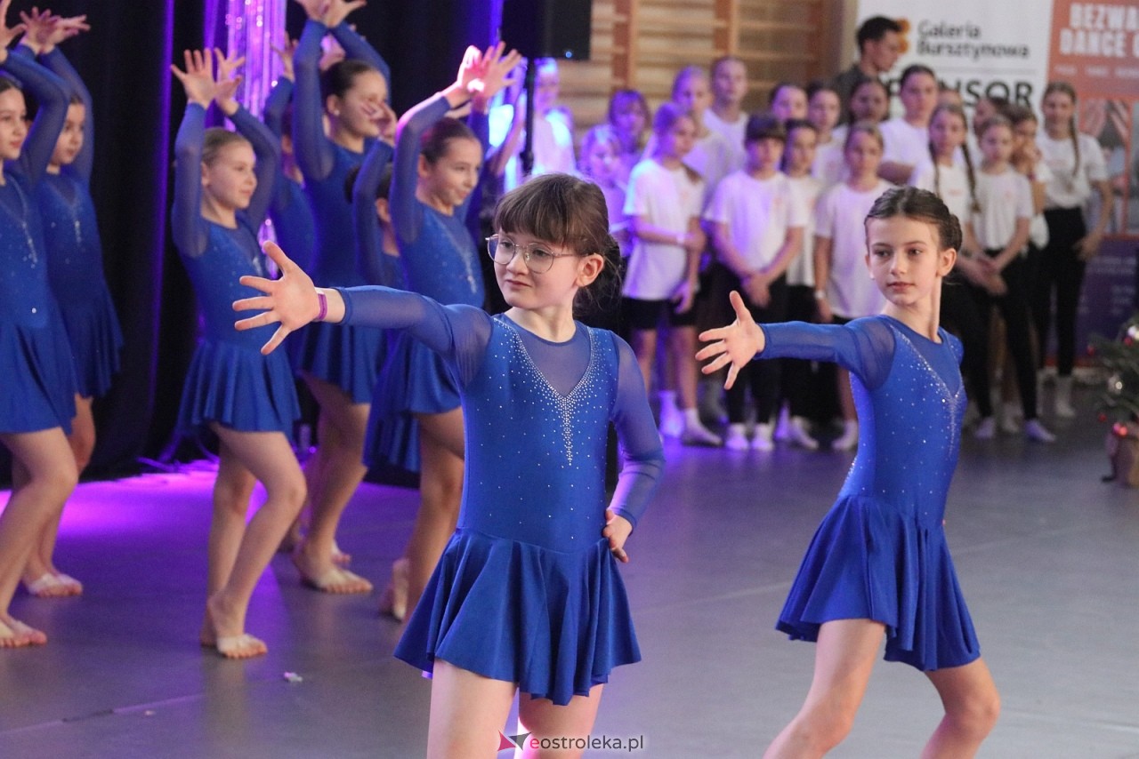 Świąteczna Gala Bezwahania Dance Center [13.12.2025] - zdjęcie #181 - eOstroleka.pl