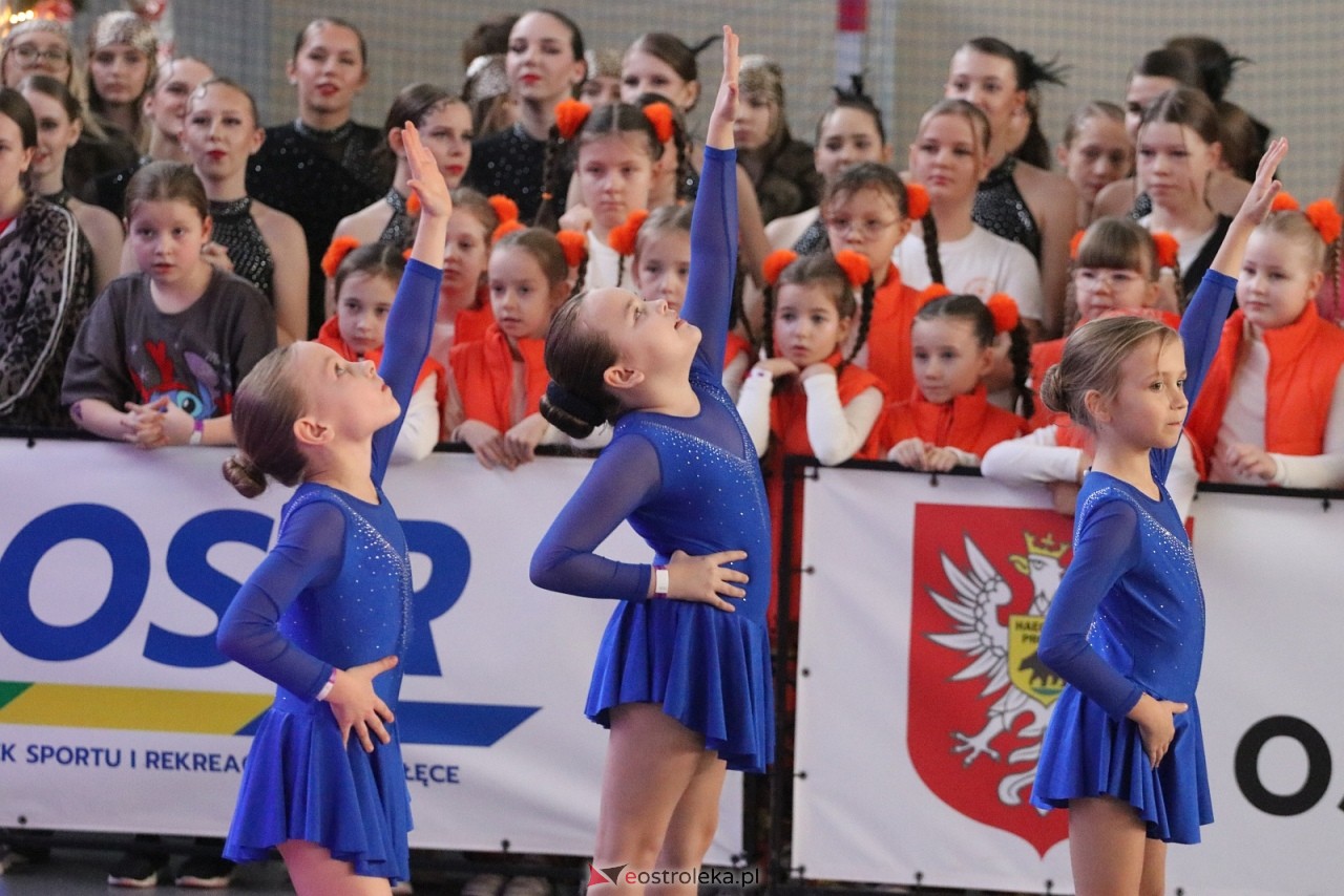 Świąteczna Gala Bezwahania Dance Center [13.12.2025] - zdjęcie #178 - eOstroleka.pl