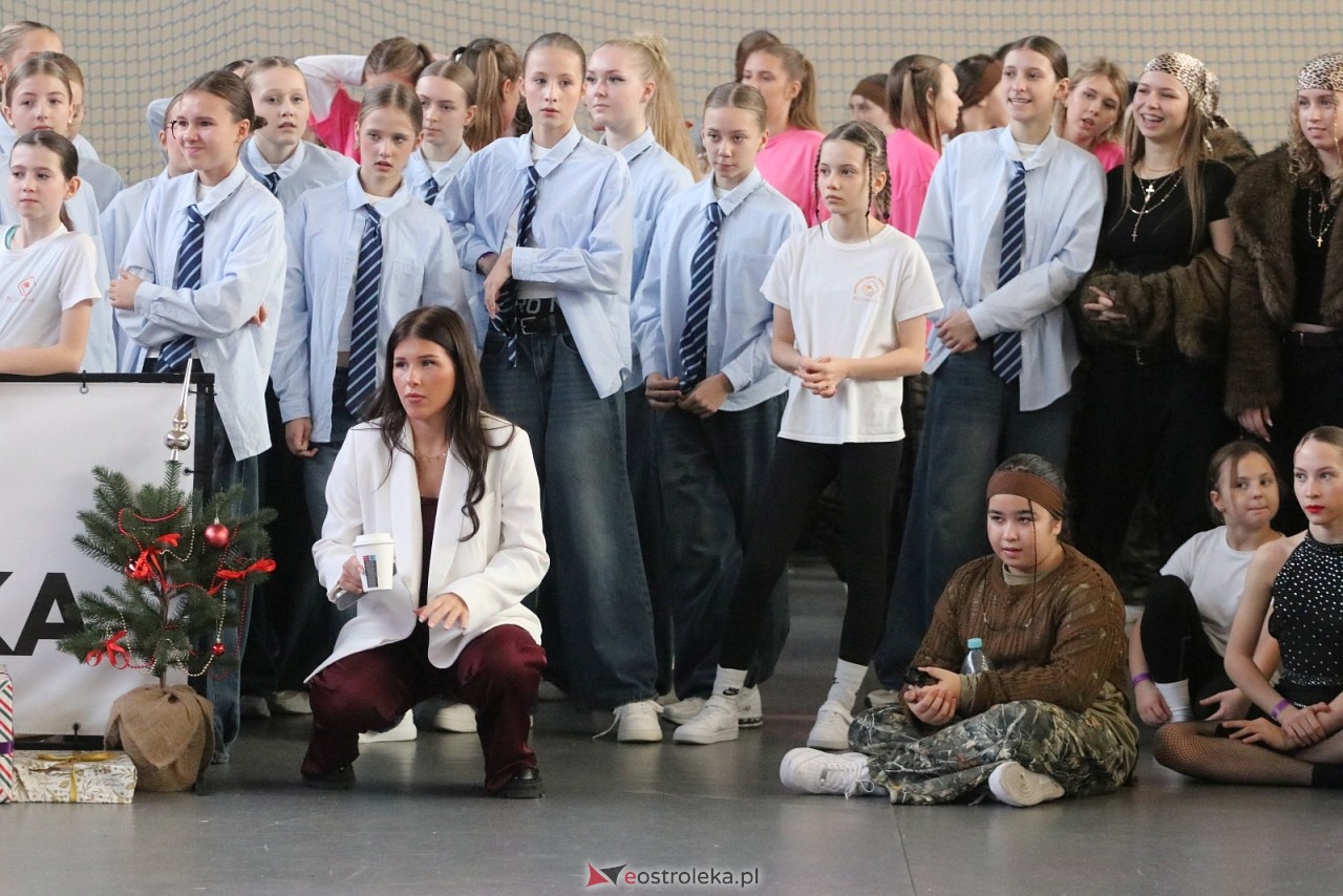 Świąteczna Gala Bezwahania Dance Center [13.12.2025] - zdjęcie #176 - eOstroleka.pl